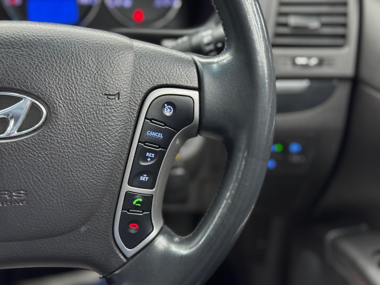 Used Hyundai Santa Fe 2012 for sale - 78058854: Photo 21