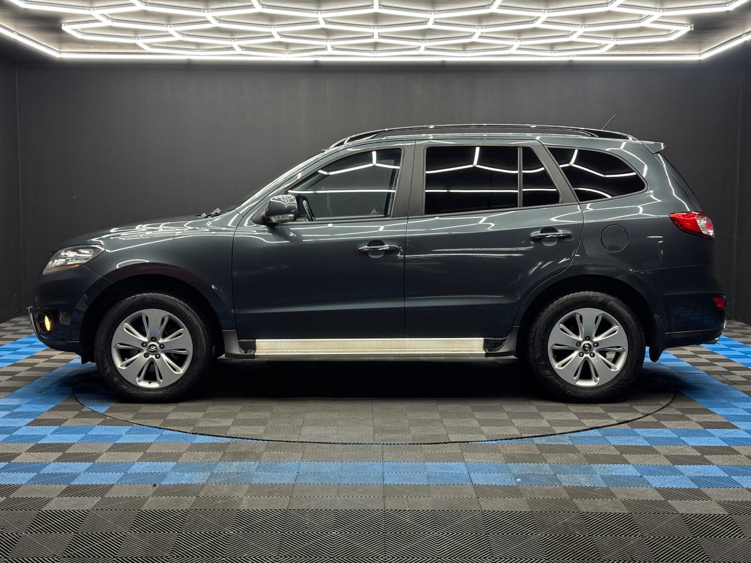 Used Hyundai Santa Fe 2012 for sale - 78058854: Photo 8