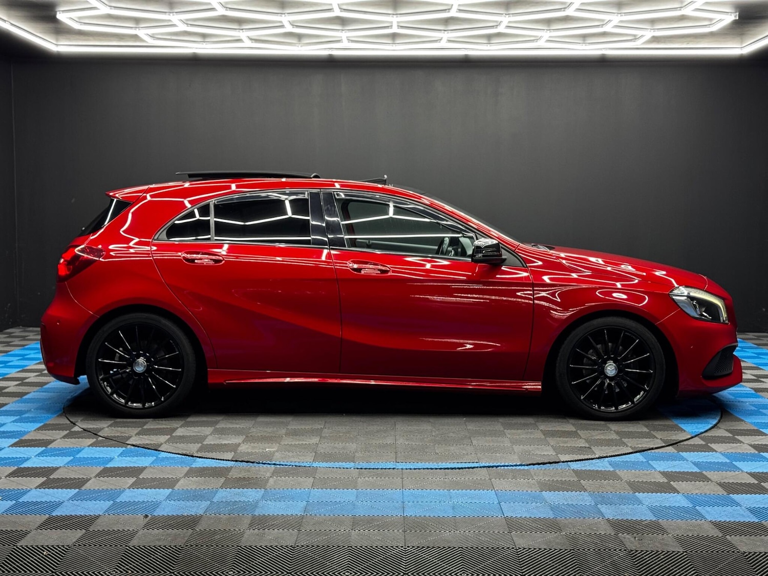 Used Mercedes-Benz A-Class 2016 for sale - 76440814: Photo 4