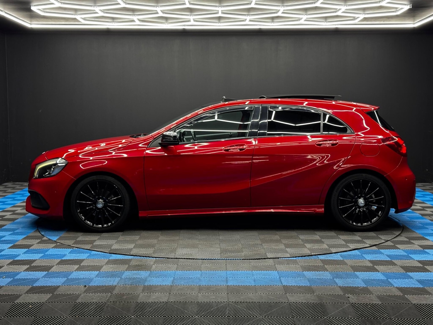 Used Mercedes-Benz A-Class 2016 for sale - 76440814: Photo 8