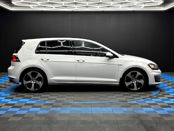 Used Volkswagen Golf 2014 for sale - 77049749: Photo