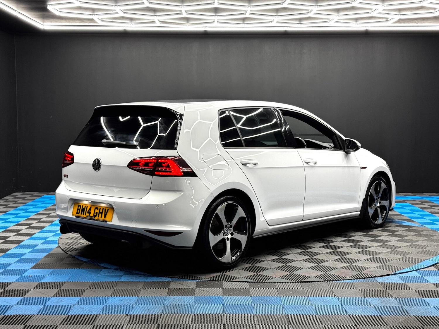 Used Volkswagen Golf 2014 for sale - 77049749: Photo 5