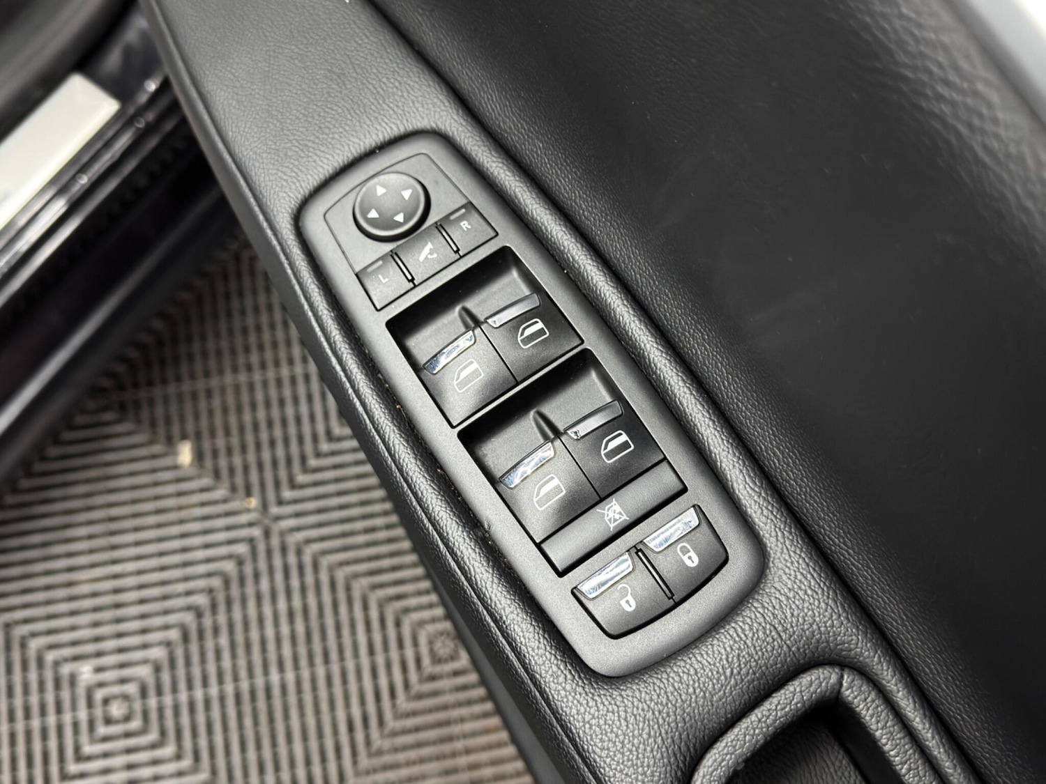 Used Maserati Ghibli 2017 for sale - 76562395: Photo 37