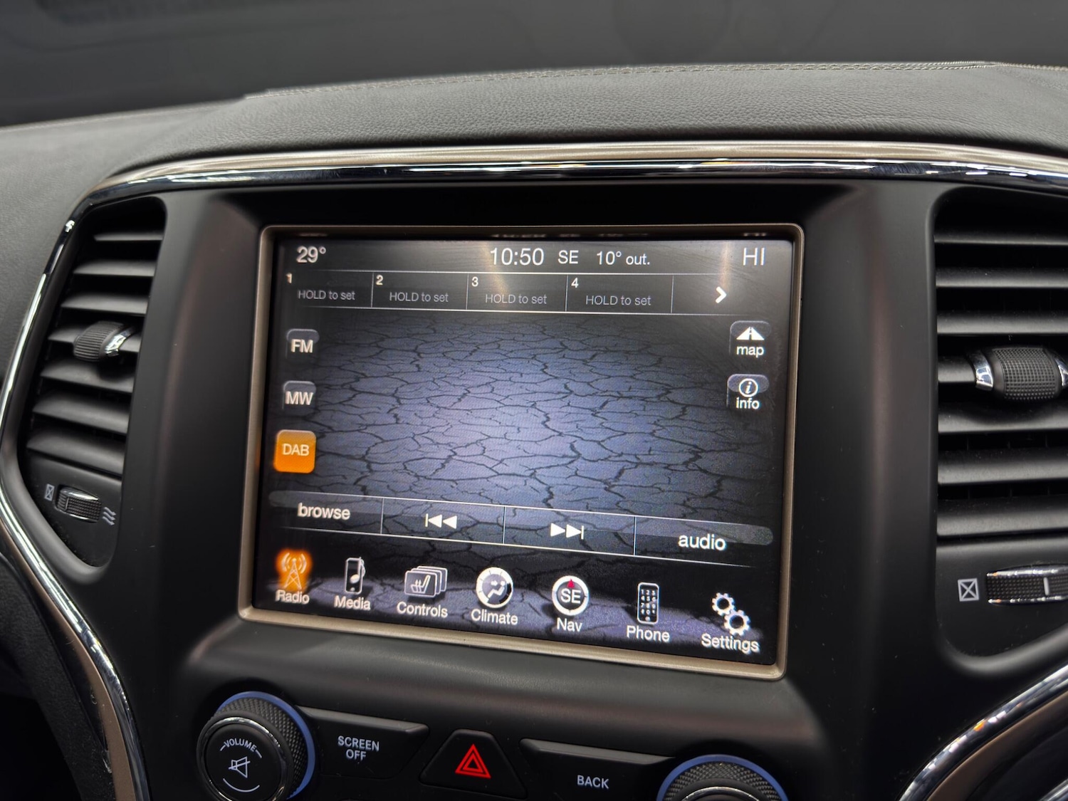 Used Jeep Grand Cherokee 2015 for sale - 76742821: Photo 28