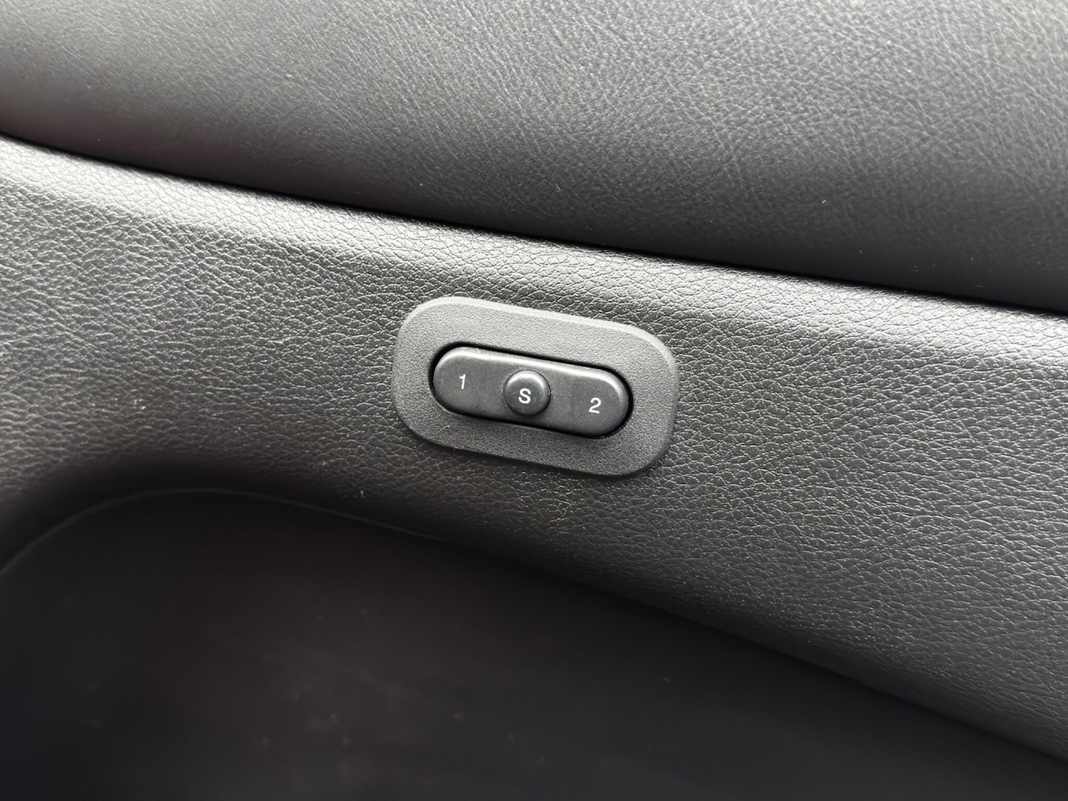 Used Jeep Grand Cherokee 2015 for sale - 76742821: Photo 41