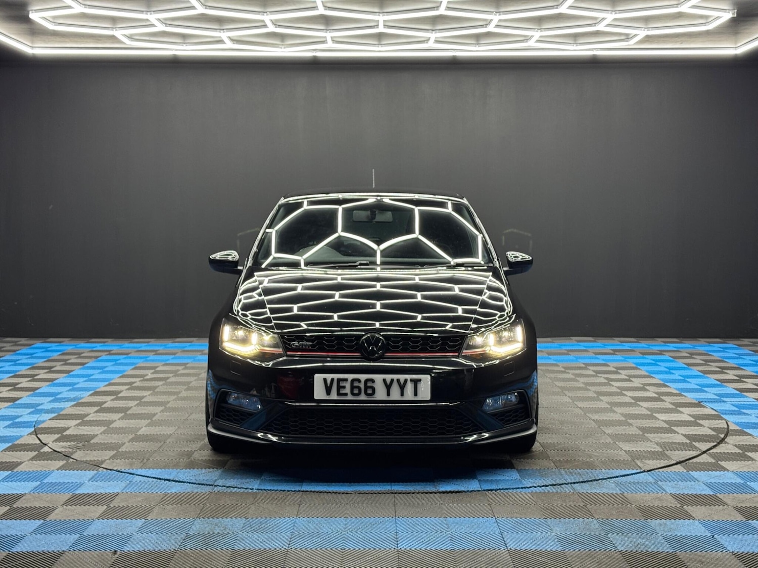 Used Volkswagen Polo 2016 for sale - 77331765: Photo 2