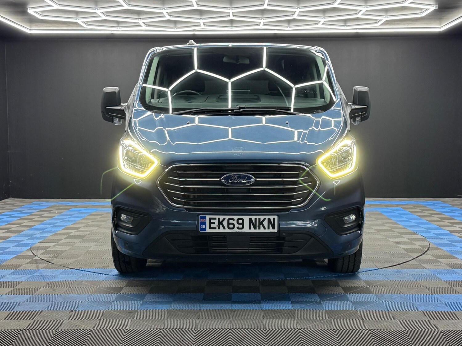 Used Ford Tourneo Custom 2020 for sale - 77683536: Photo 2