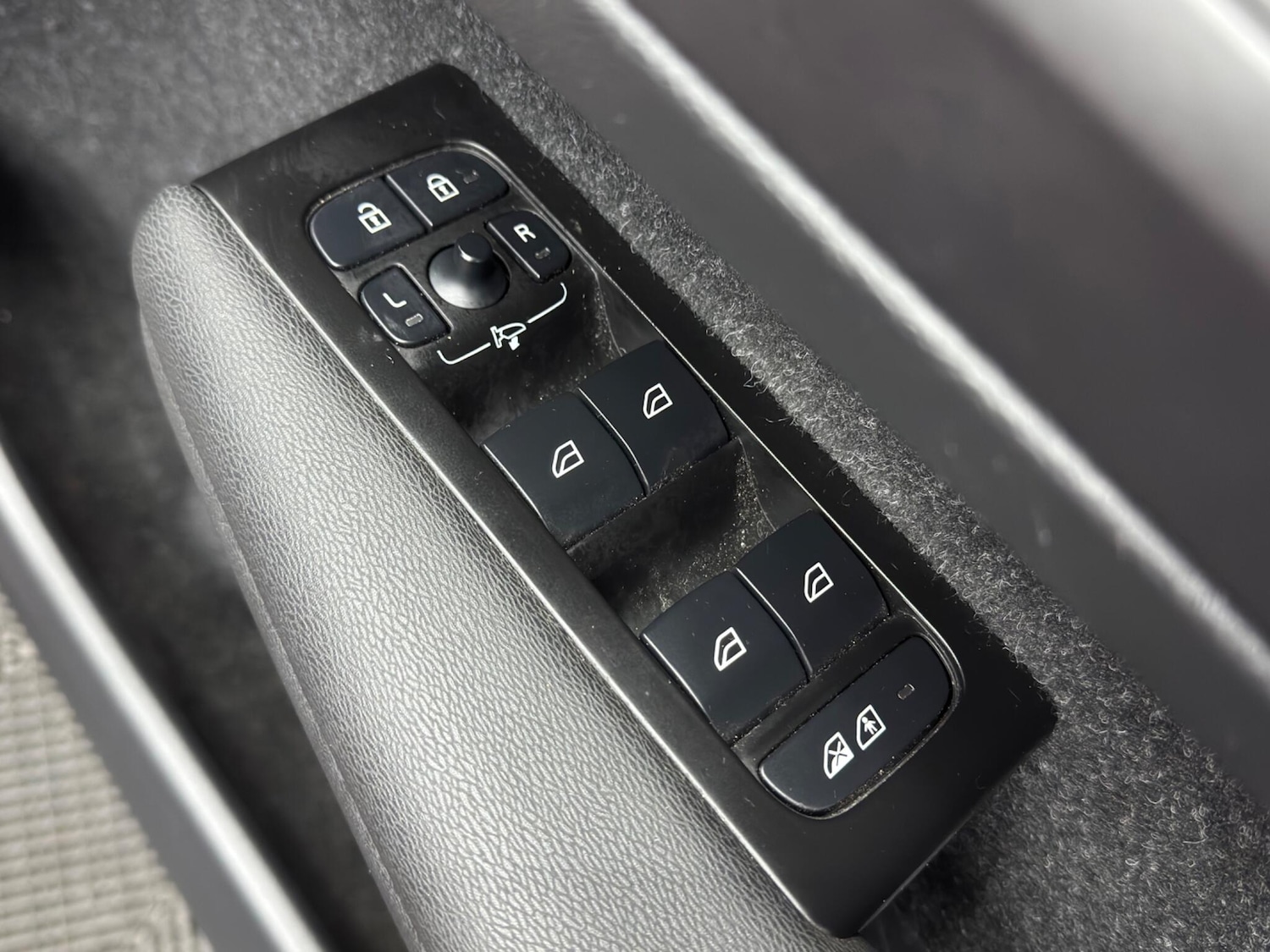 Used Volvo XC40 2021 for sale - 77376654: Photo 42