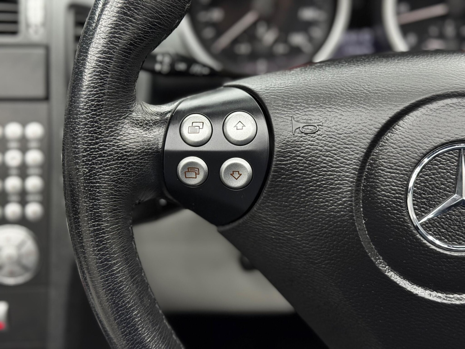 Used Mercedes-Benz SLK 2006 for sale - 76397926: Photo 17