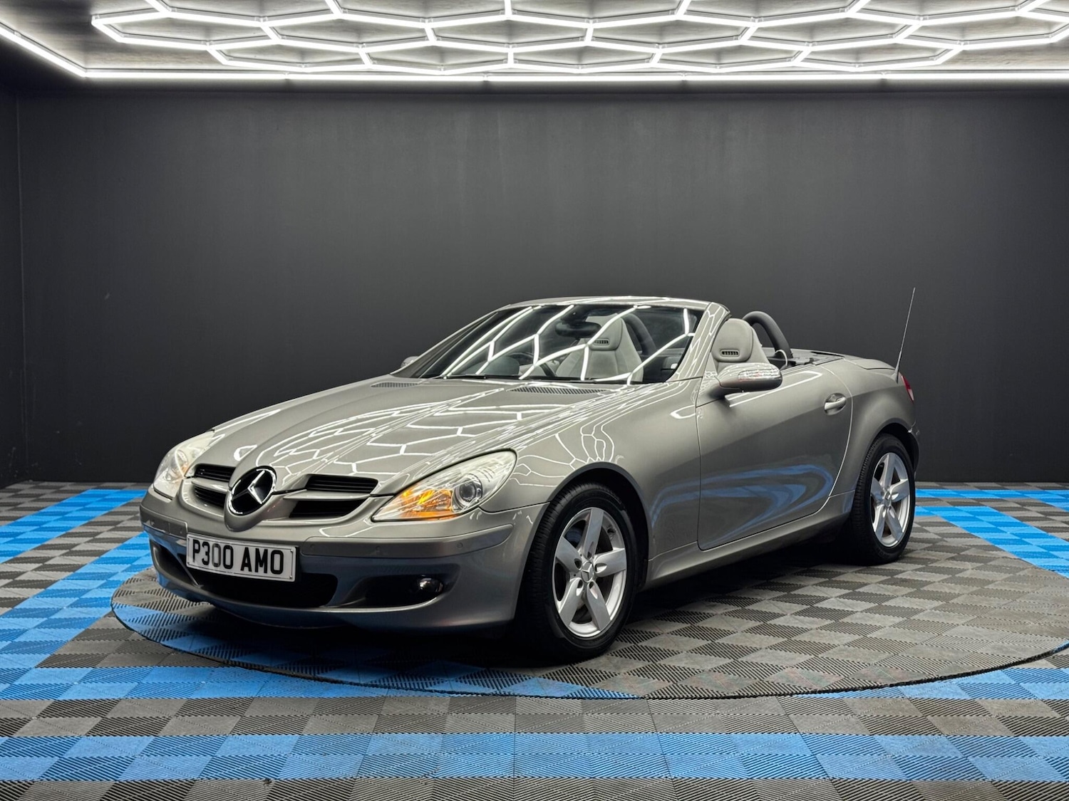 Used Mercedes-Benz SLK 2006 for sale - 76397926: Photo 3