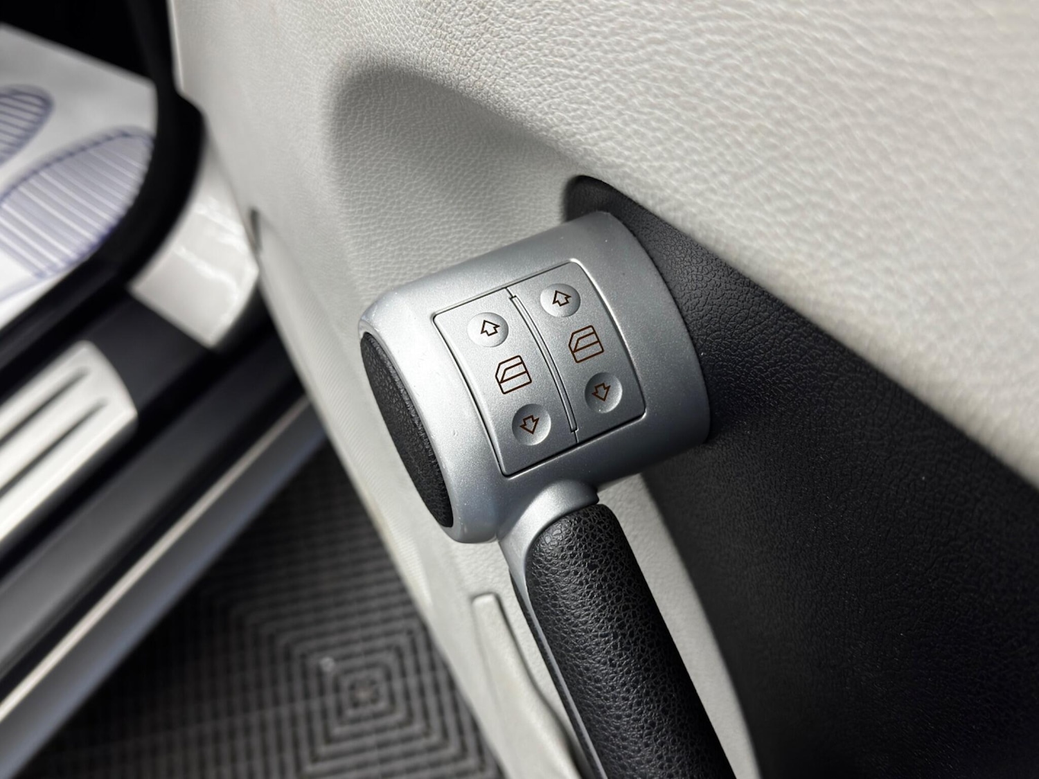 Used Mercedes-Benz SLK 2006 for sale - 76397926: Photo 30