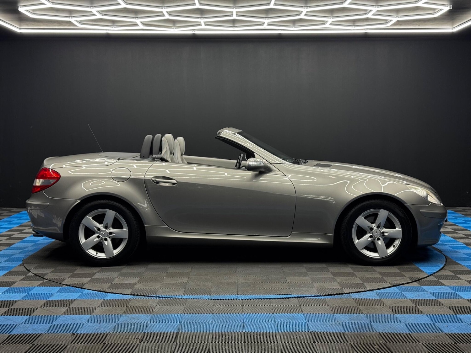 Used Mercedes-Benz SLK 2006 for sale - 76397926: Photo 4