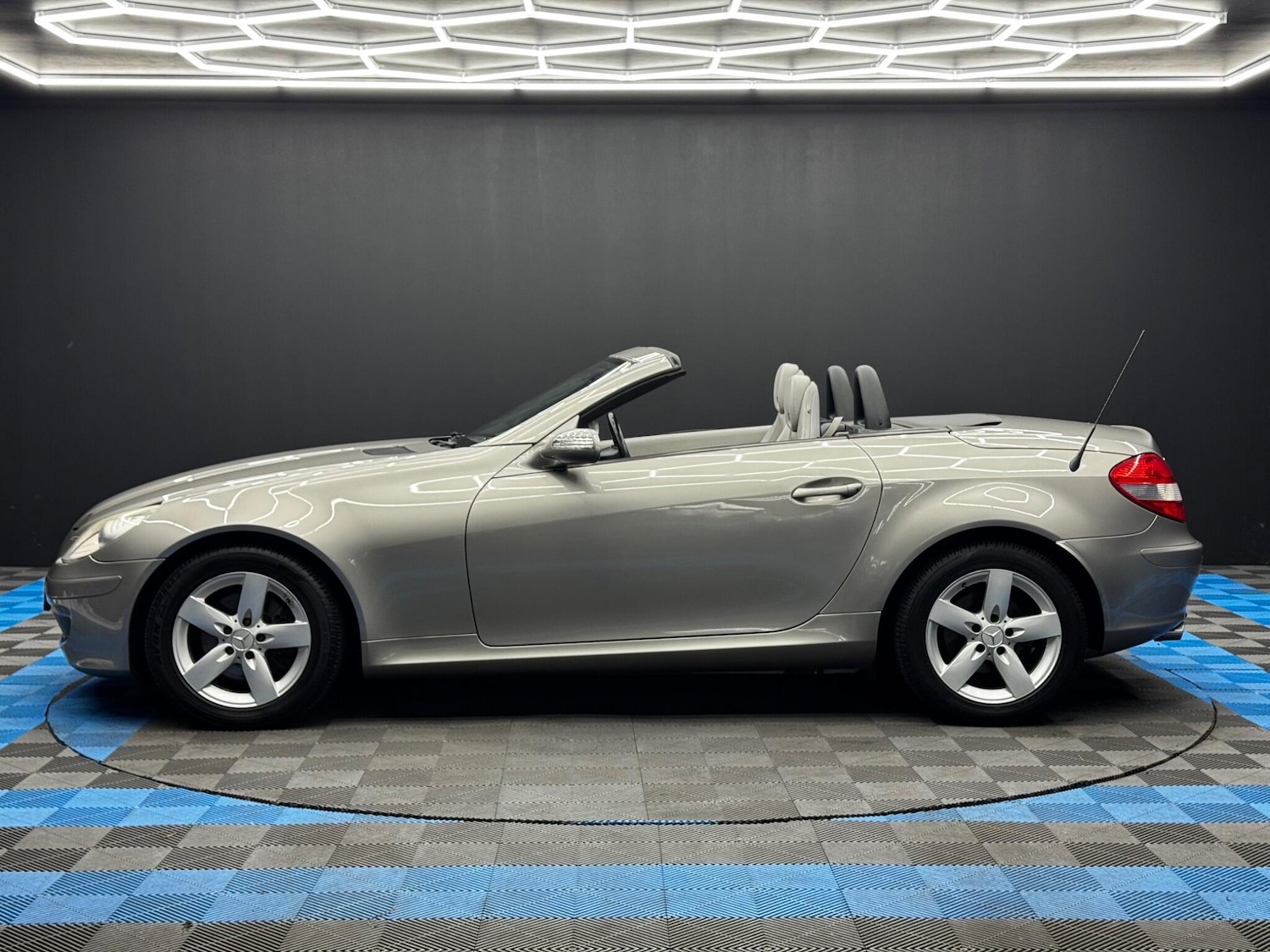 Used Mercedes-Benz SLK 2006 for sale - 76397926: Photo 8