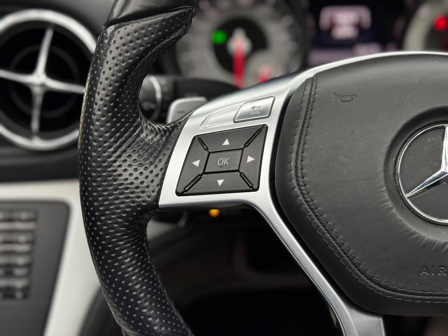 Used Mercedes-Benz SL 2014 for sale - 76472586: Photo 18