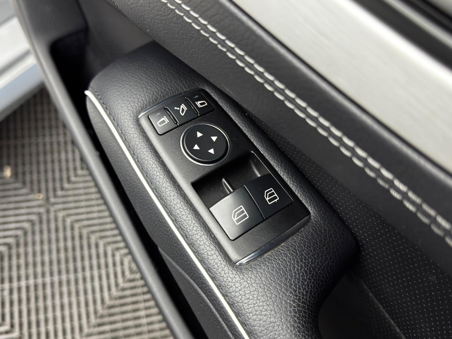 Used Mercedes-Benz SL 2014 for sale - 76472586: Photo 37