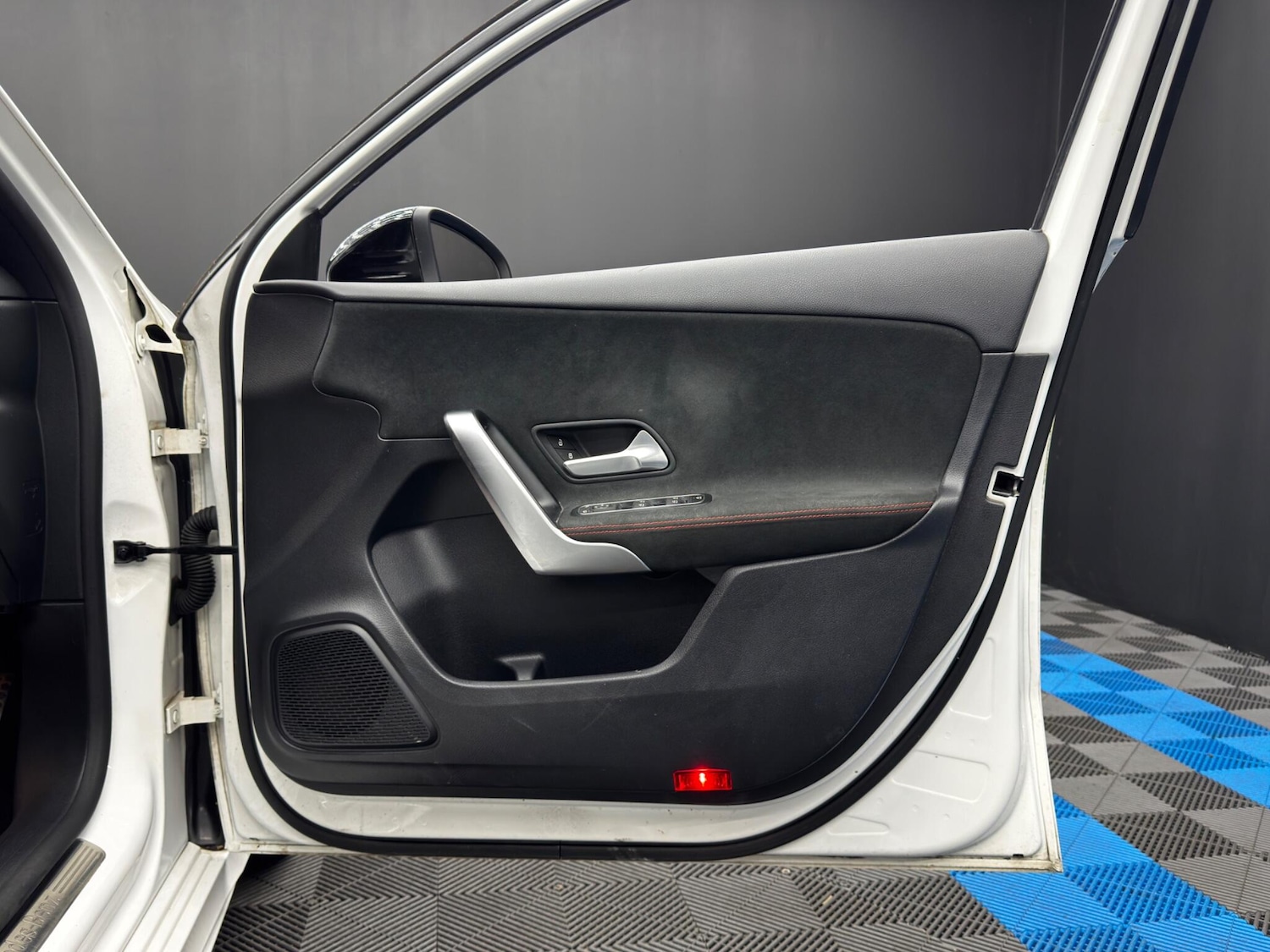 Used Mercedes-Benz A-Class for sale - 77738476: Photo 41