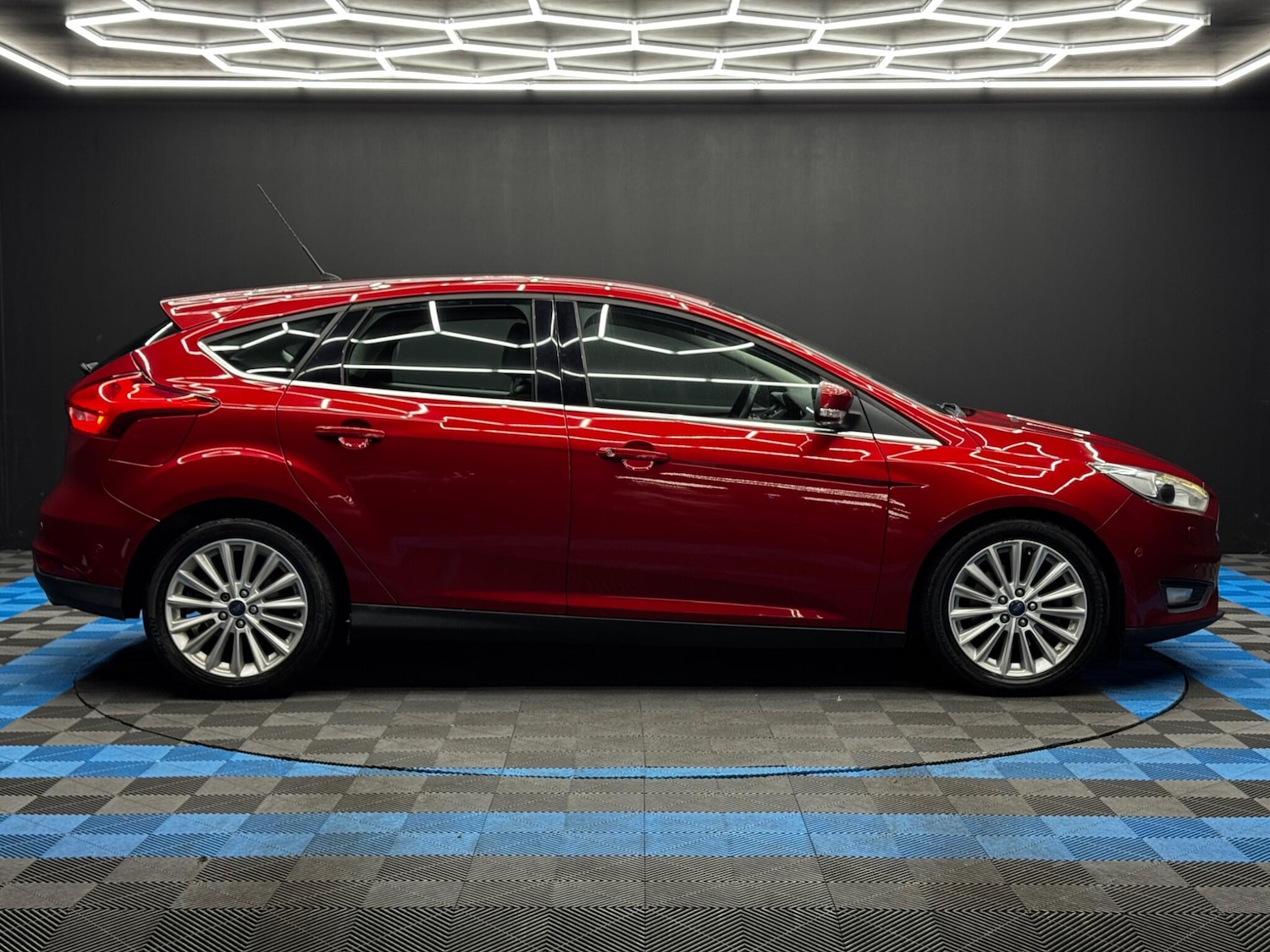 Used Ford Focus 2015 for sale - 76926415: Photo 4