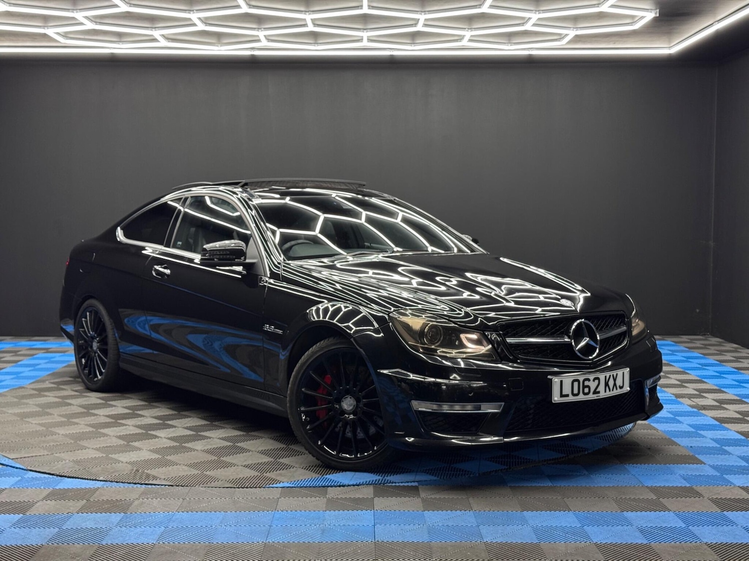 Used Mercedes-Benz C-Class 2013 for sale - 76099054: Photo 1