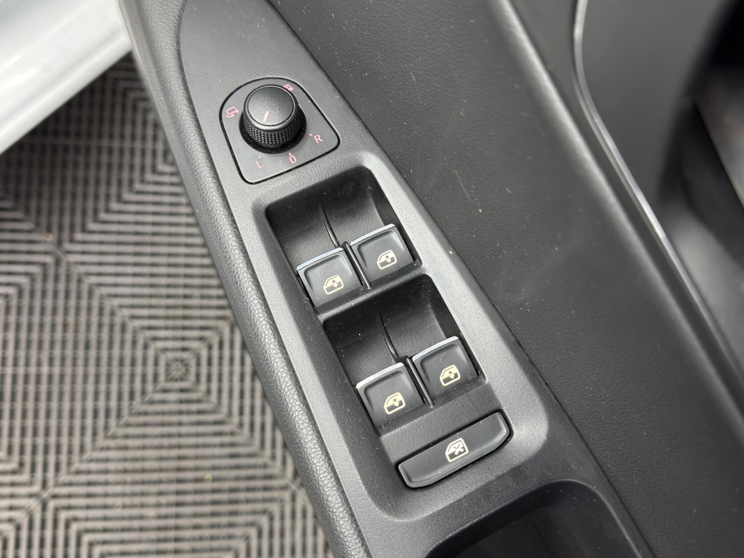 Used SEAT Leon for sale - 78100510: Photo 41