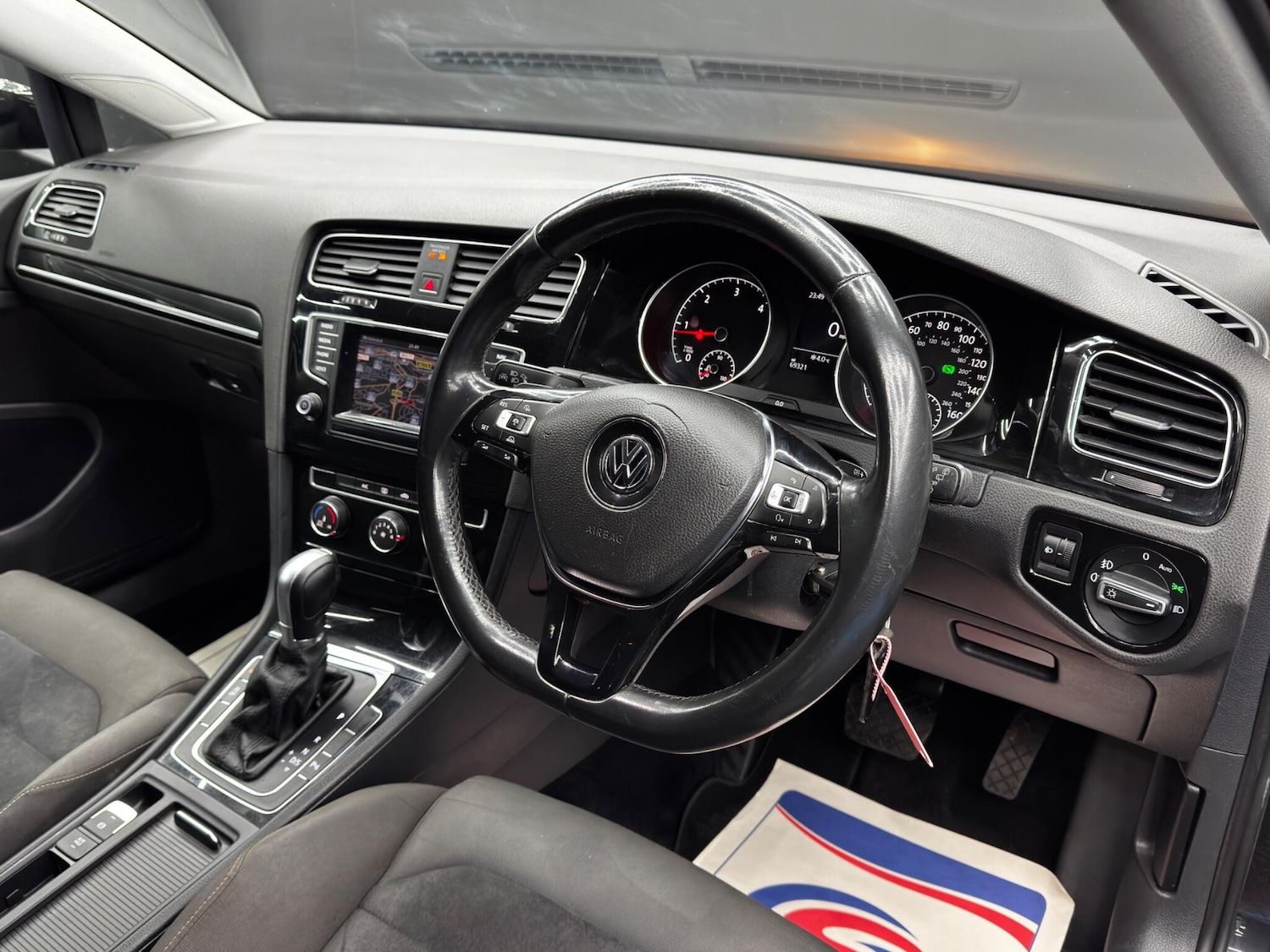 Used Volkswagen Golf 2014 for sale - 76849731: Photo 9