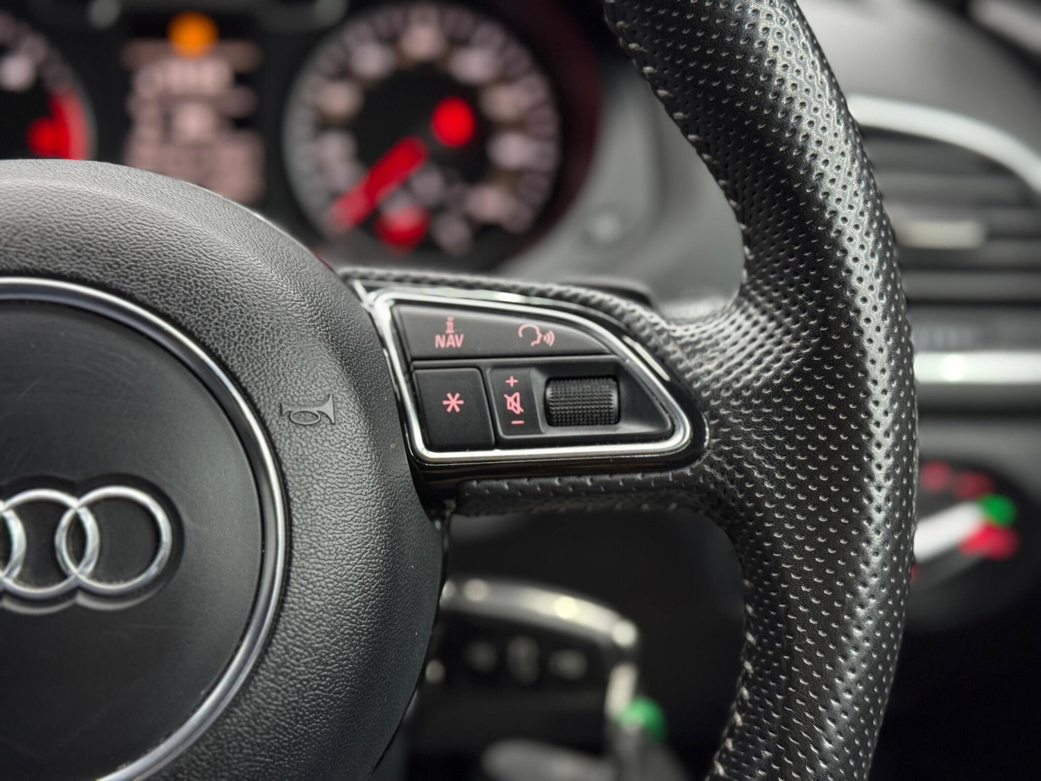 Used Audi Q3 2012 for sale - 77279318: Photo 21