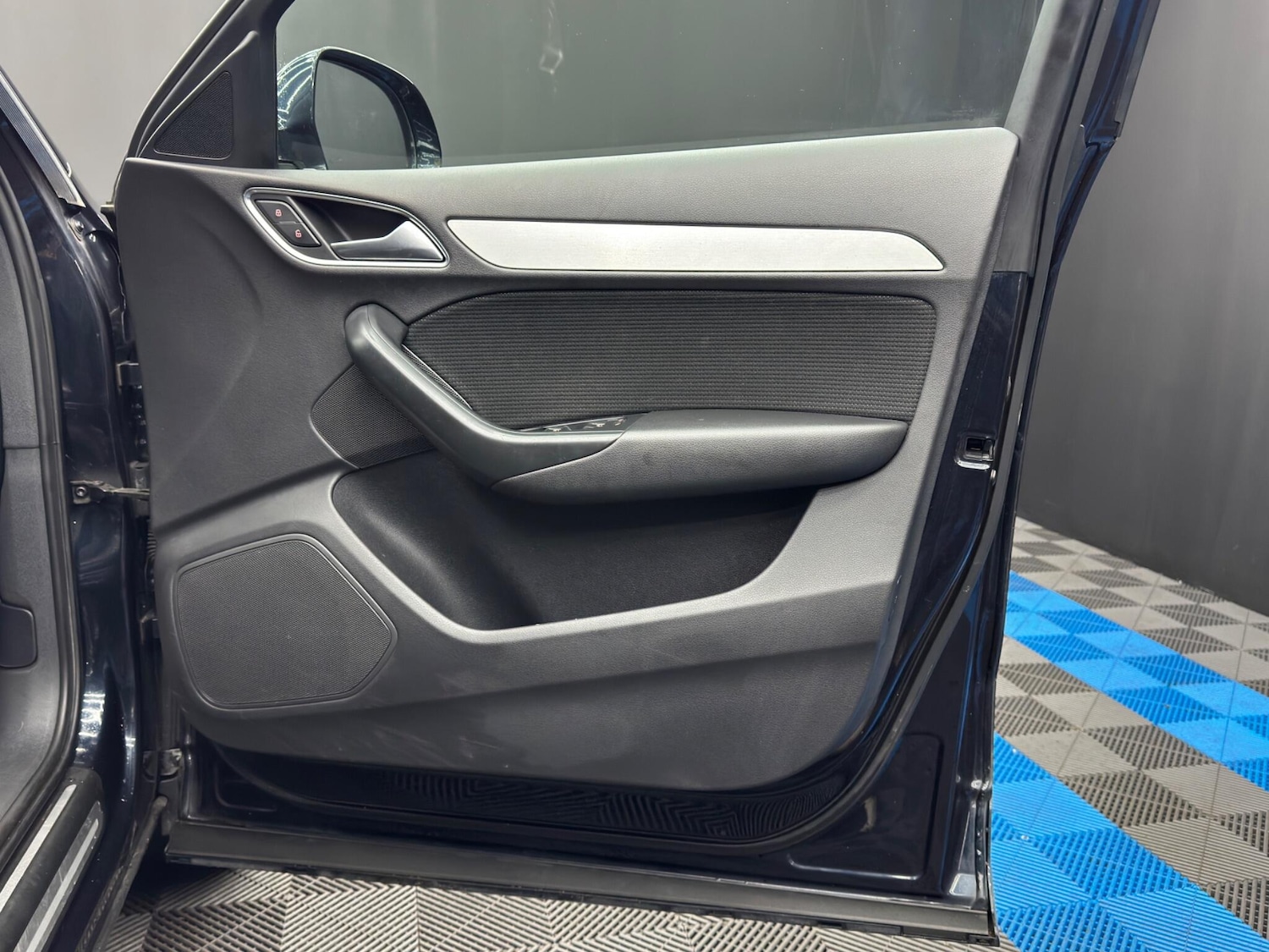 Used Audi Q3 2012 for sale - 77279318: Photo 35