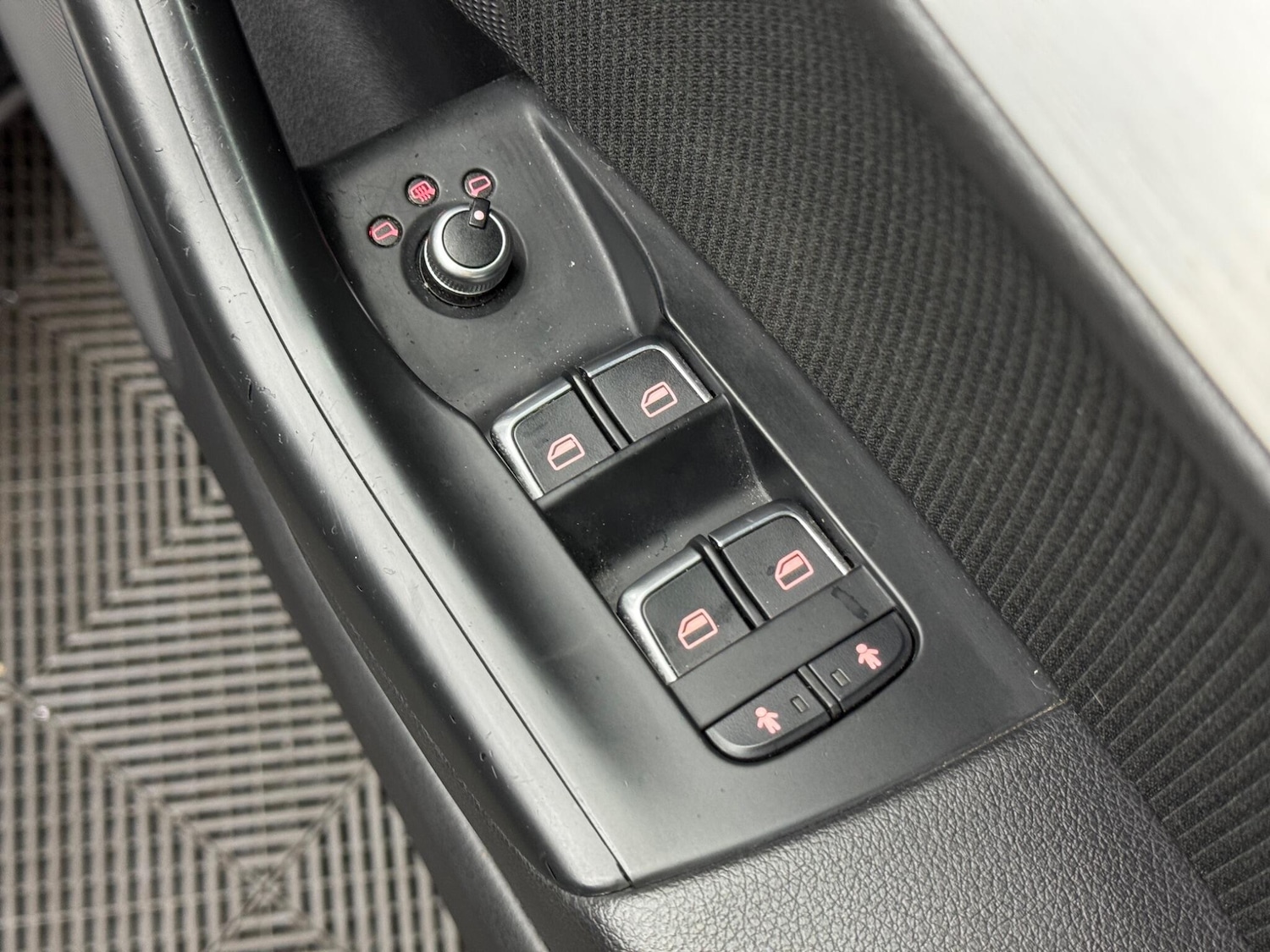 Used Audi Q3 2012 for sale - 77279318: Photo 37