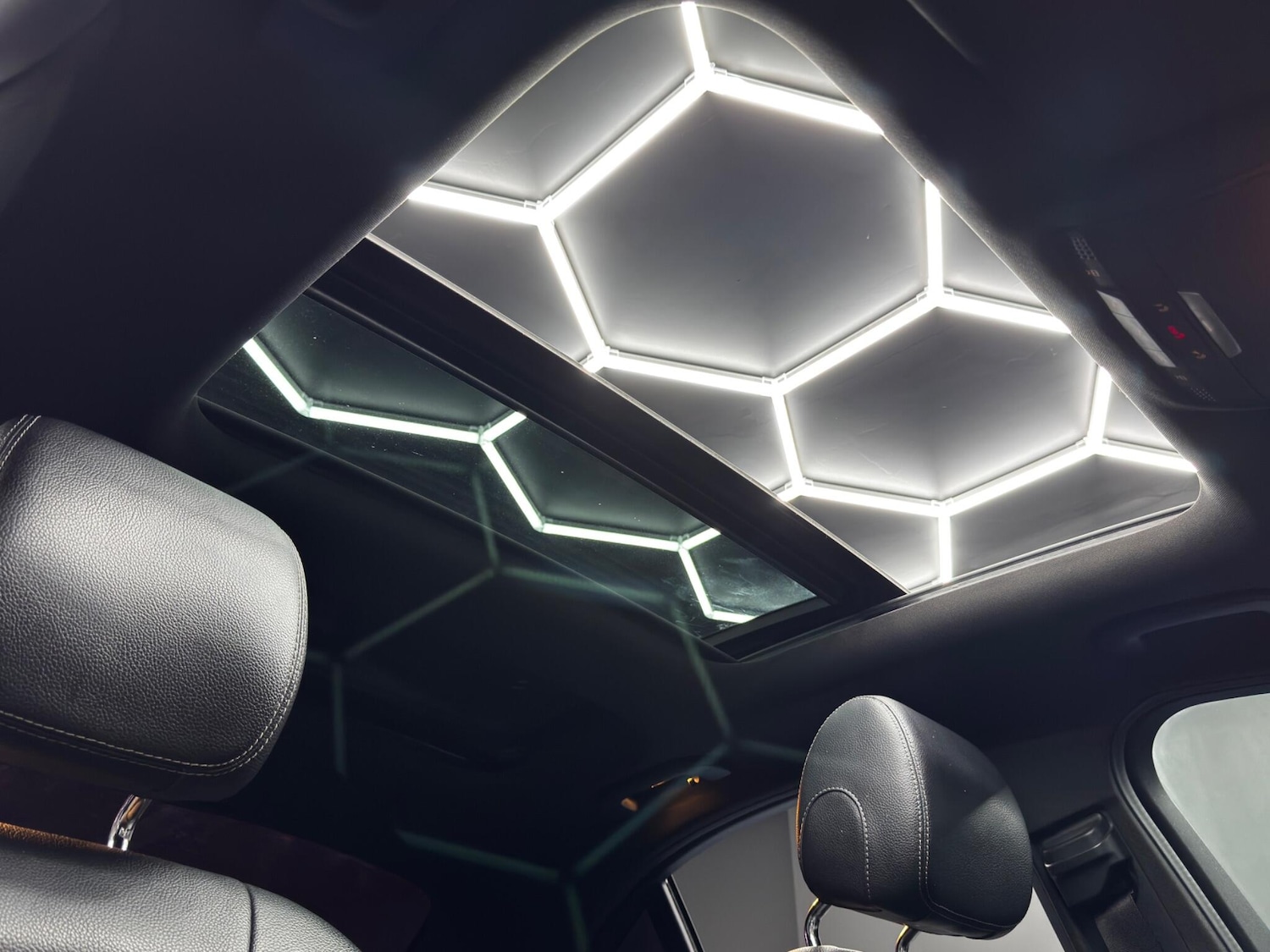 Used Mercedes-Benz C Class 2015 for sale - 76913970: Photo 33