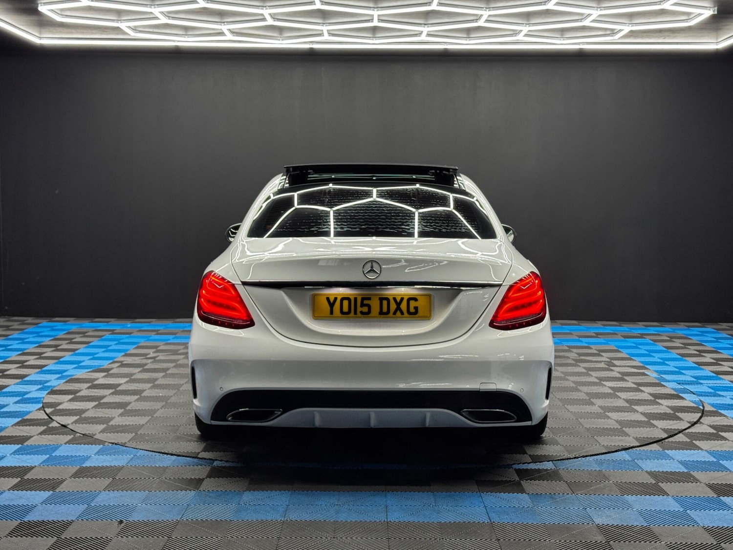 Used Mercedes-Benz C Class 2015 for sale - 76913970: Photo 6