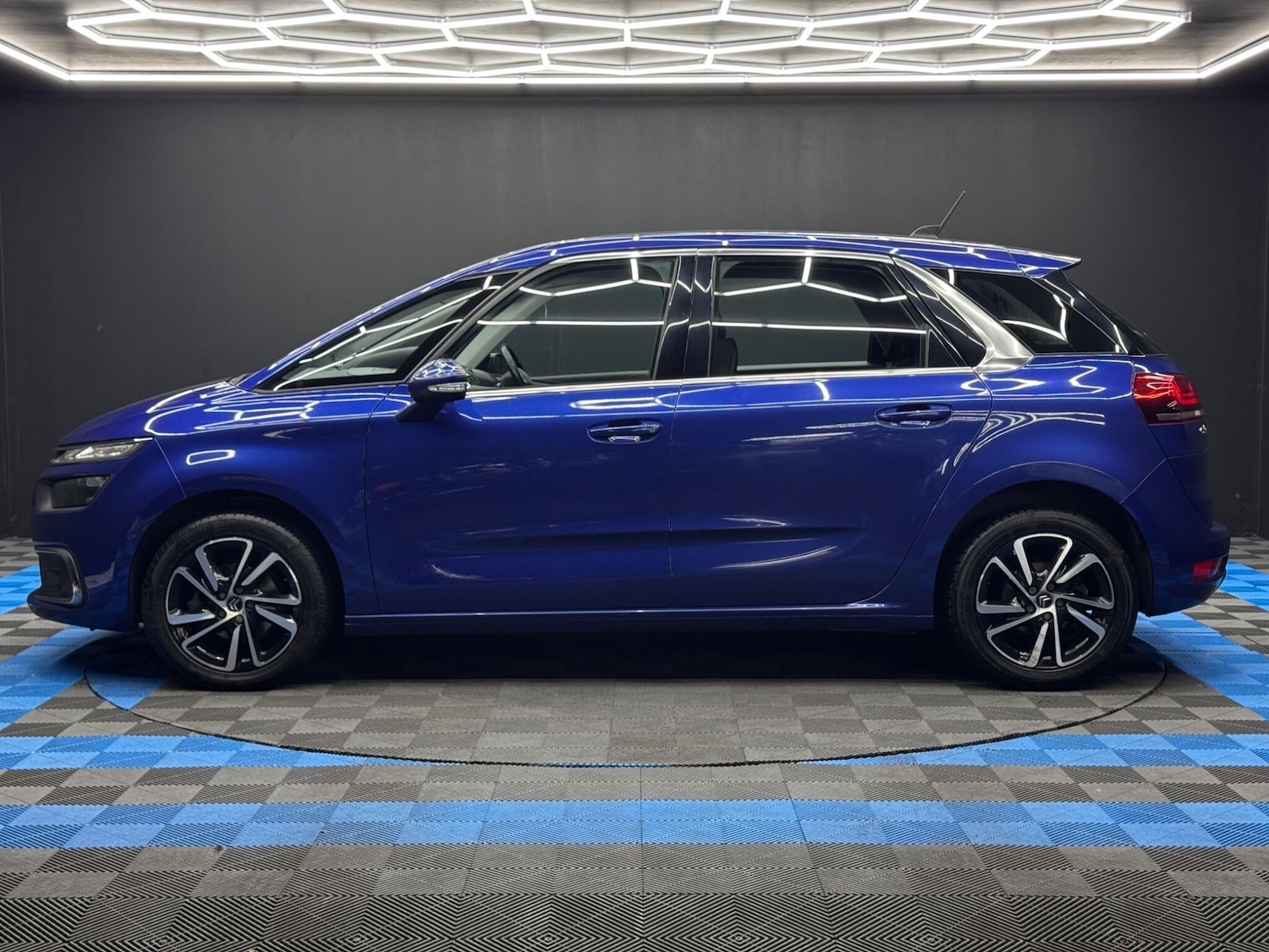 Used Citroen C4 Picasso 2017 for sale - 76832223: Photo 8