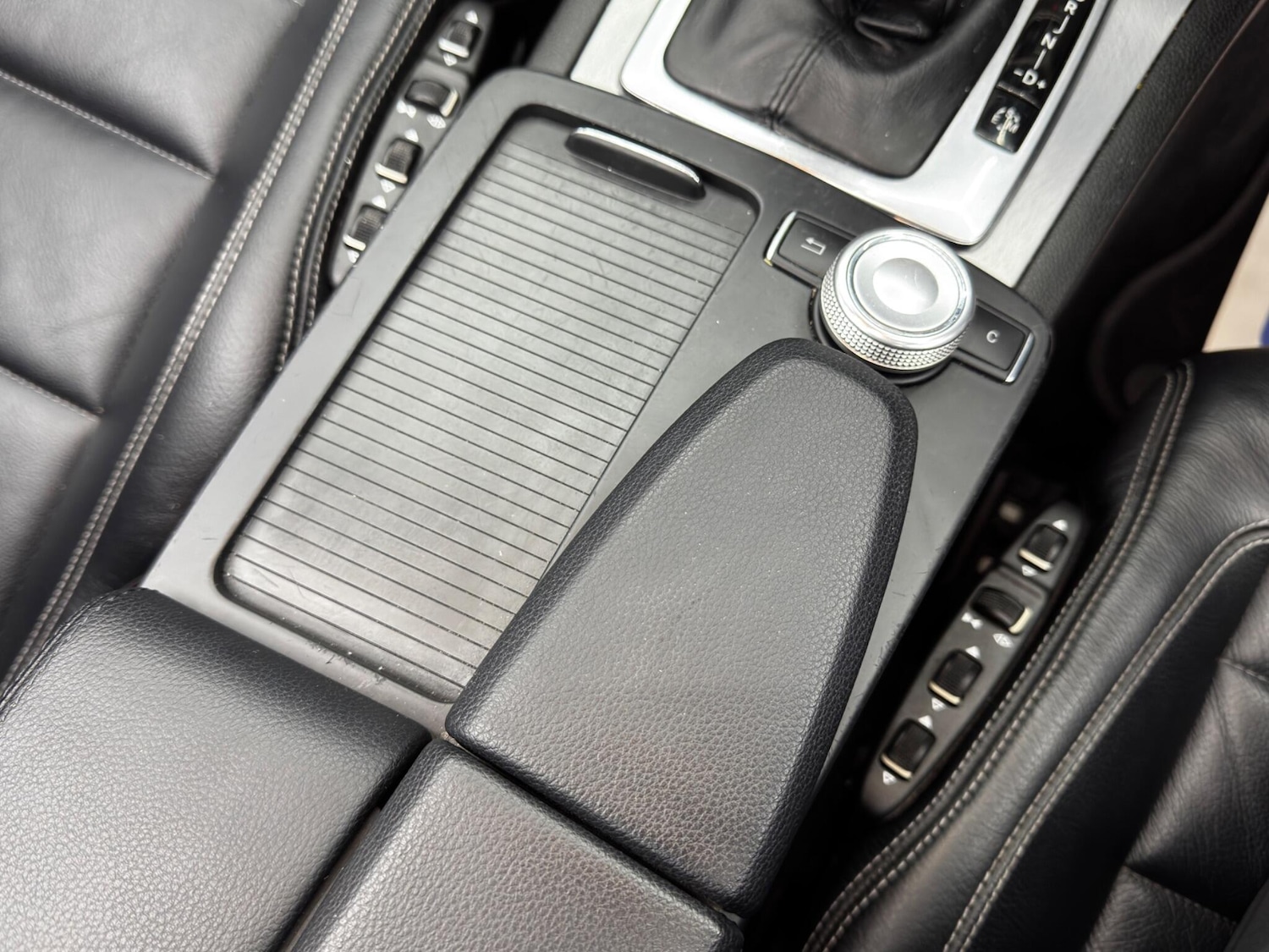 Used Mercedes-Benz E Class 2011 for sale - 76952724: Photo 24