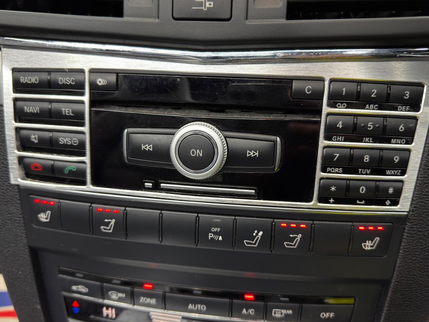 Used Mercedes-Benz E Class 2011 for sale - 76952724: Photo 28