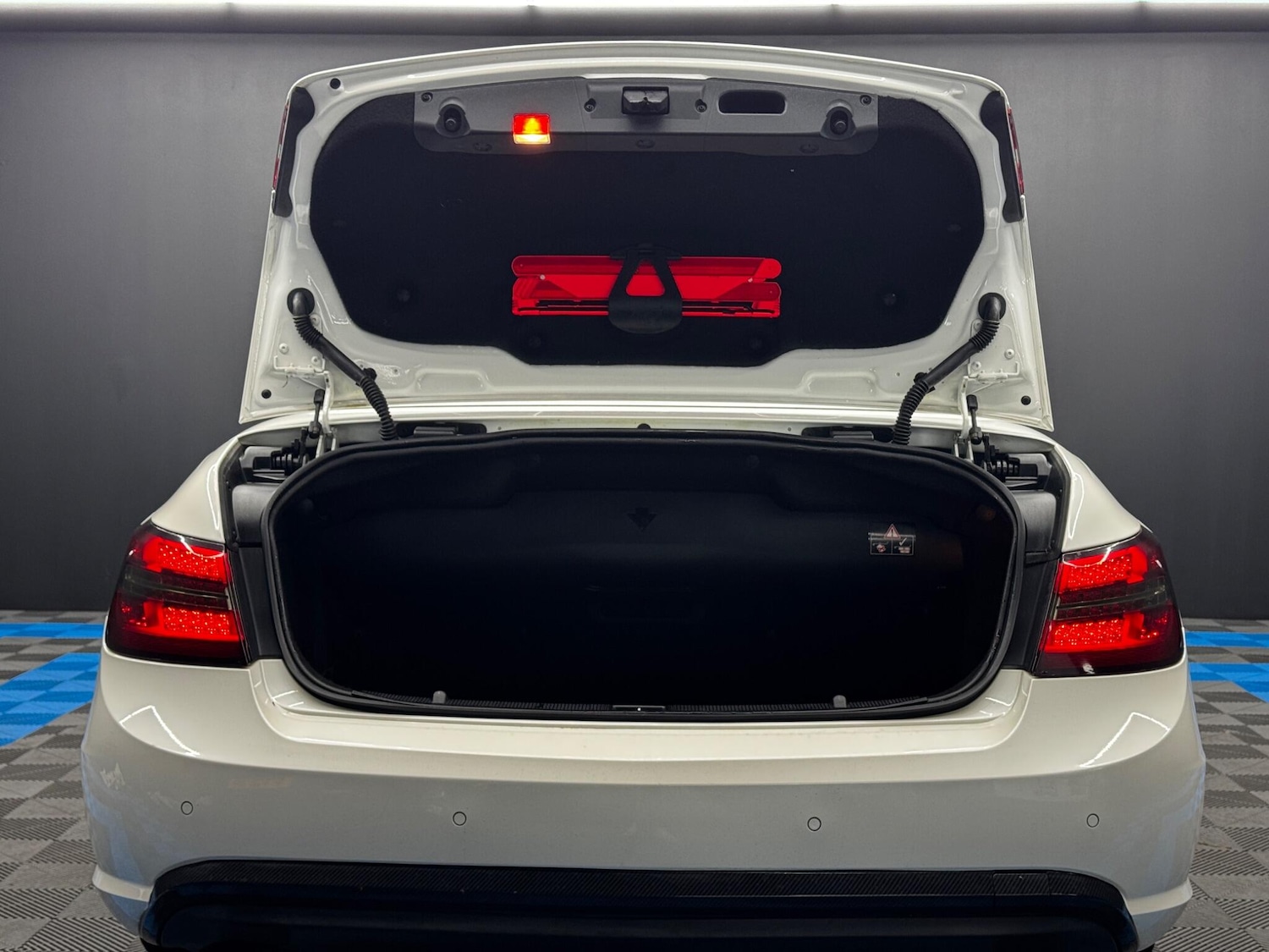 Used Mercedes-Benz E Class 2011 for sale - 76952724: Photo 37