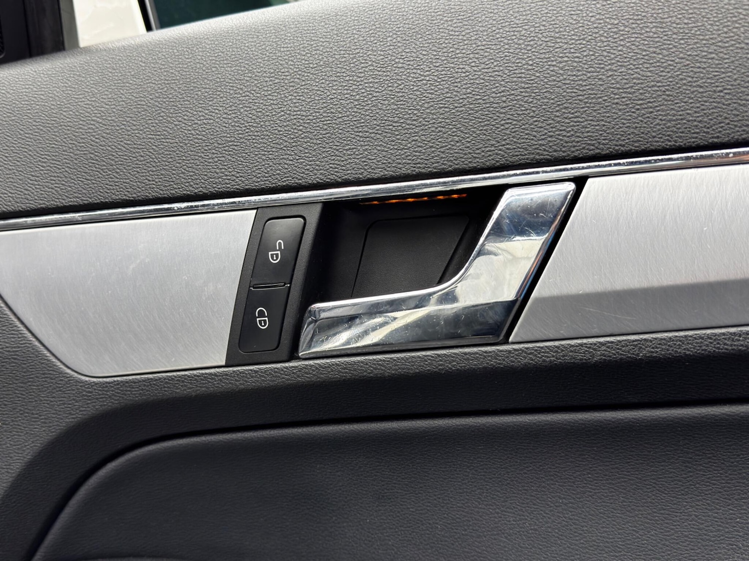 Used Mercedes-Benz E Class 2011 for sale - 76952724: Photo 39