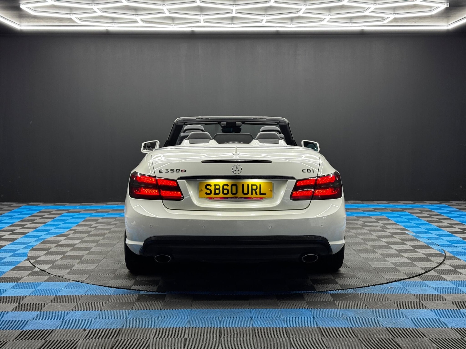 Used Mercedes-Benz E Class 2011 for sale - 76952724: Photo 6