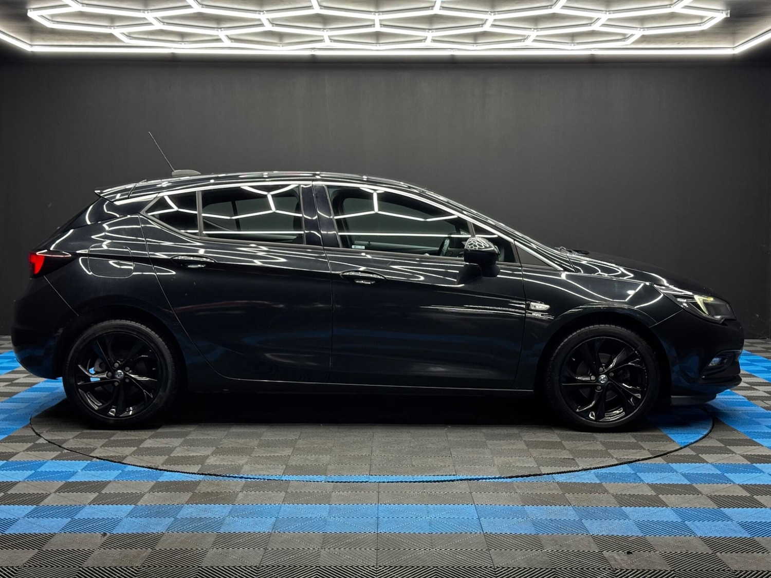 Used Vauxhall Astra 2016 for sale - 76440737: Photo 4