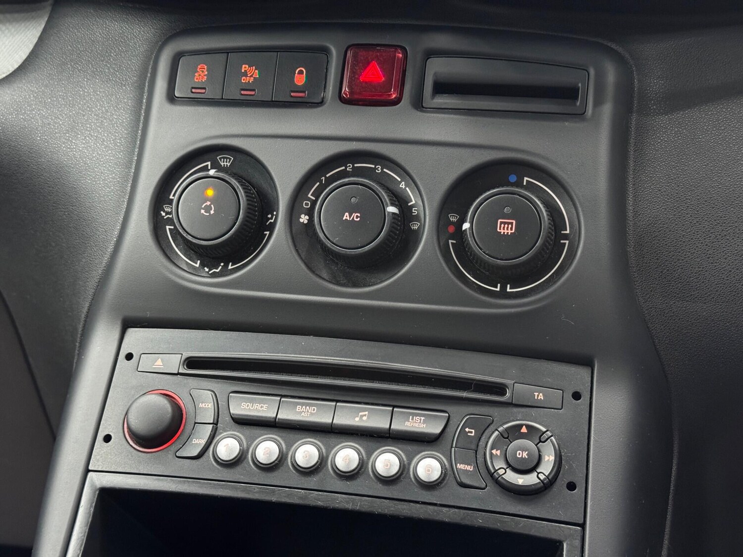 Used Citroen C3 Picasso 2016 for sale - 77939617: Photo 25