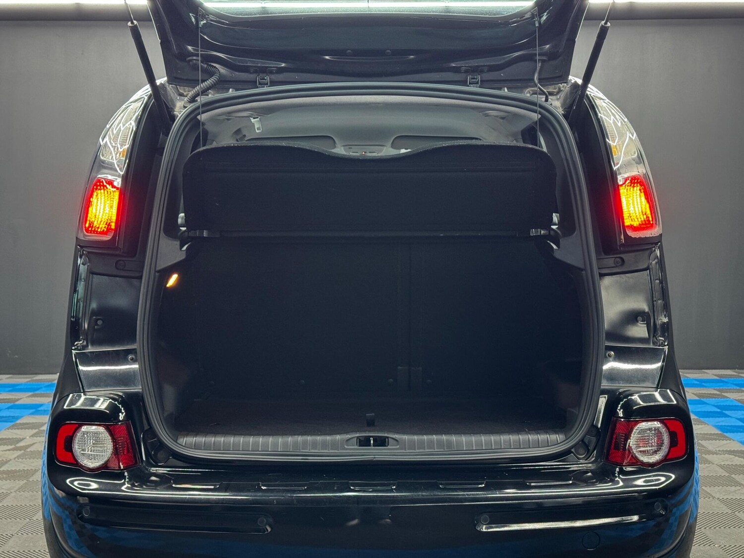 Used Citroen C3 Picasso 2016 for sale - 77939617: Photo 28