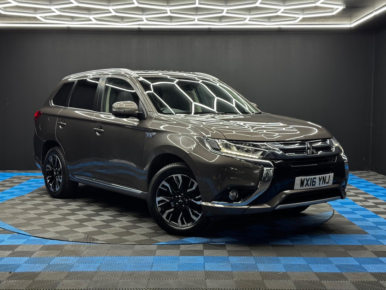 Used Mitsubishi Outlander 2016 for sale - 76399038: Photo 1