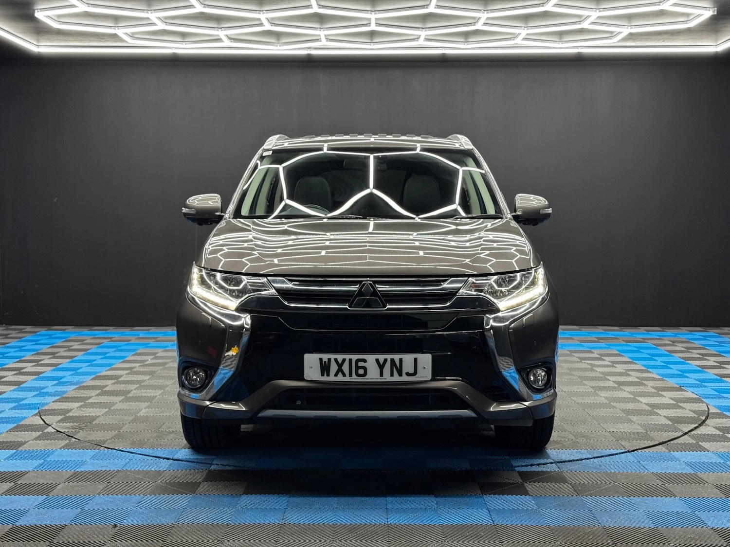 Used Mitsubishi Outlander 2016 for sale - 76399038: Photo 2