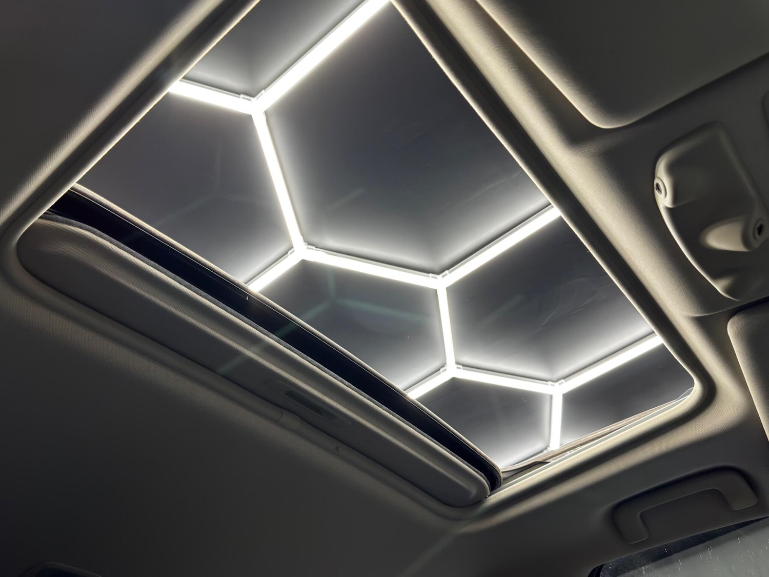 Used Mitsubishi Outlander 2016 for sale - 76399038: Photo 37