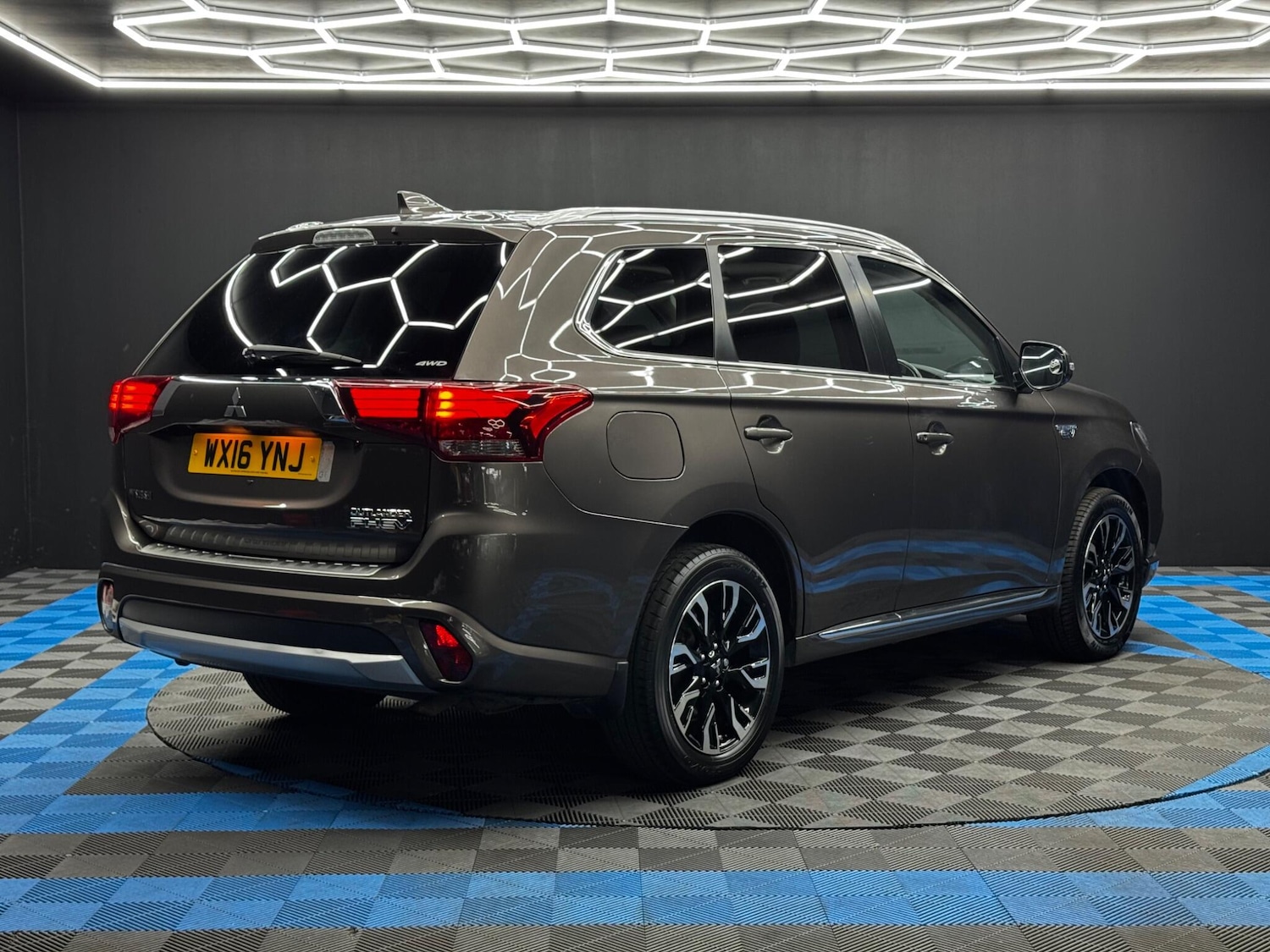 Used Mitsubishi Outlander 2016 for sale - 76399038: Photo 5