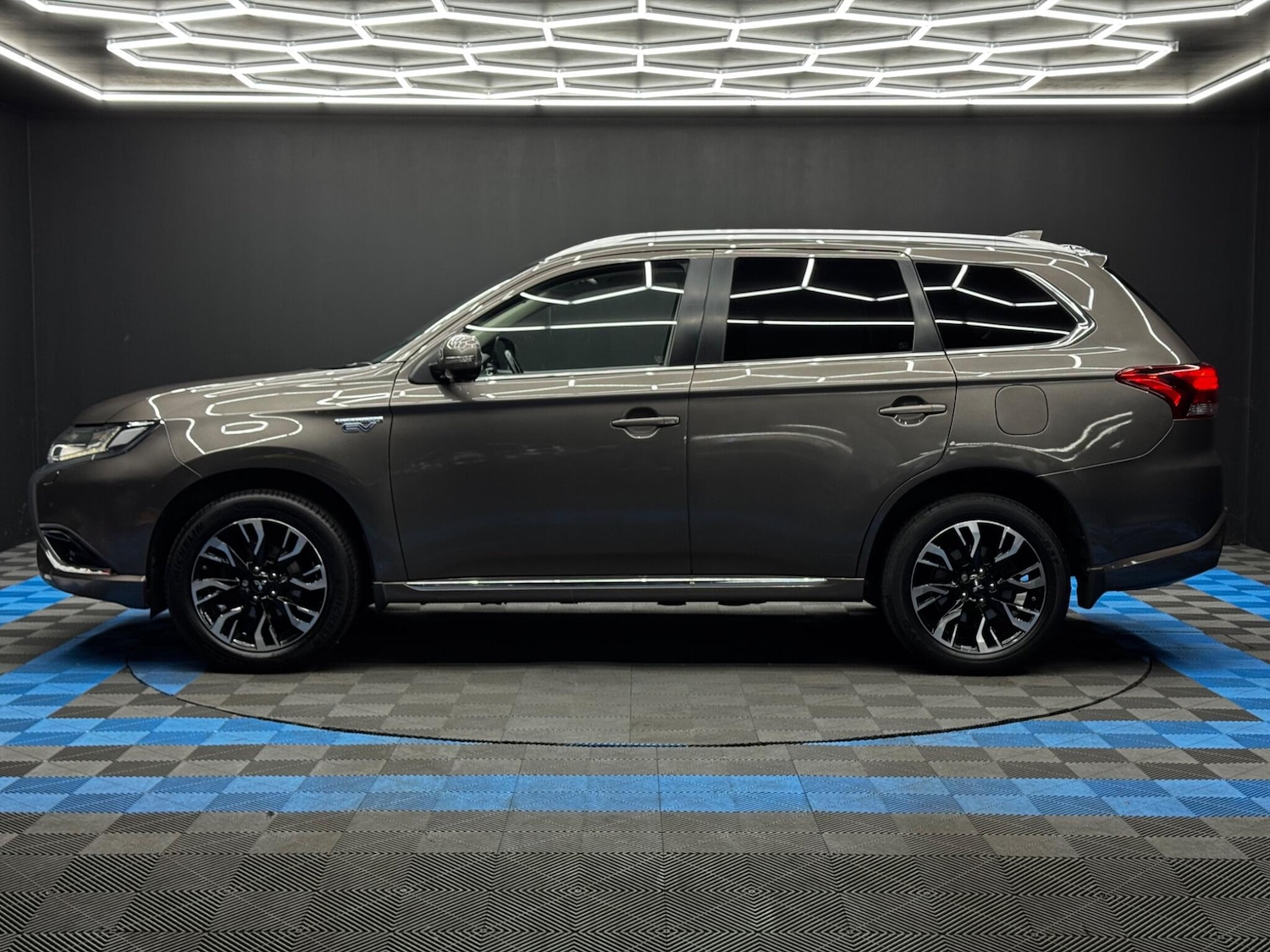 Used Mitsubishi Outlander 2016 for sale - 76399038: Photo 8