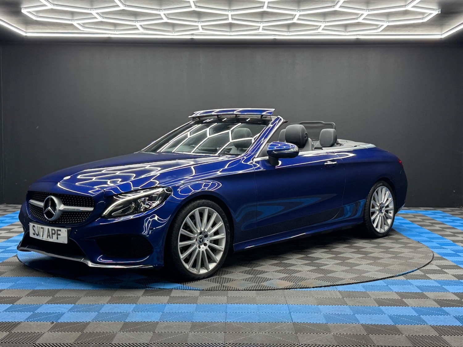 Used Mercedes-Benz C Class 2017 for sale - 76377379: Photo 3