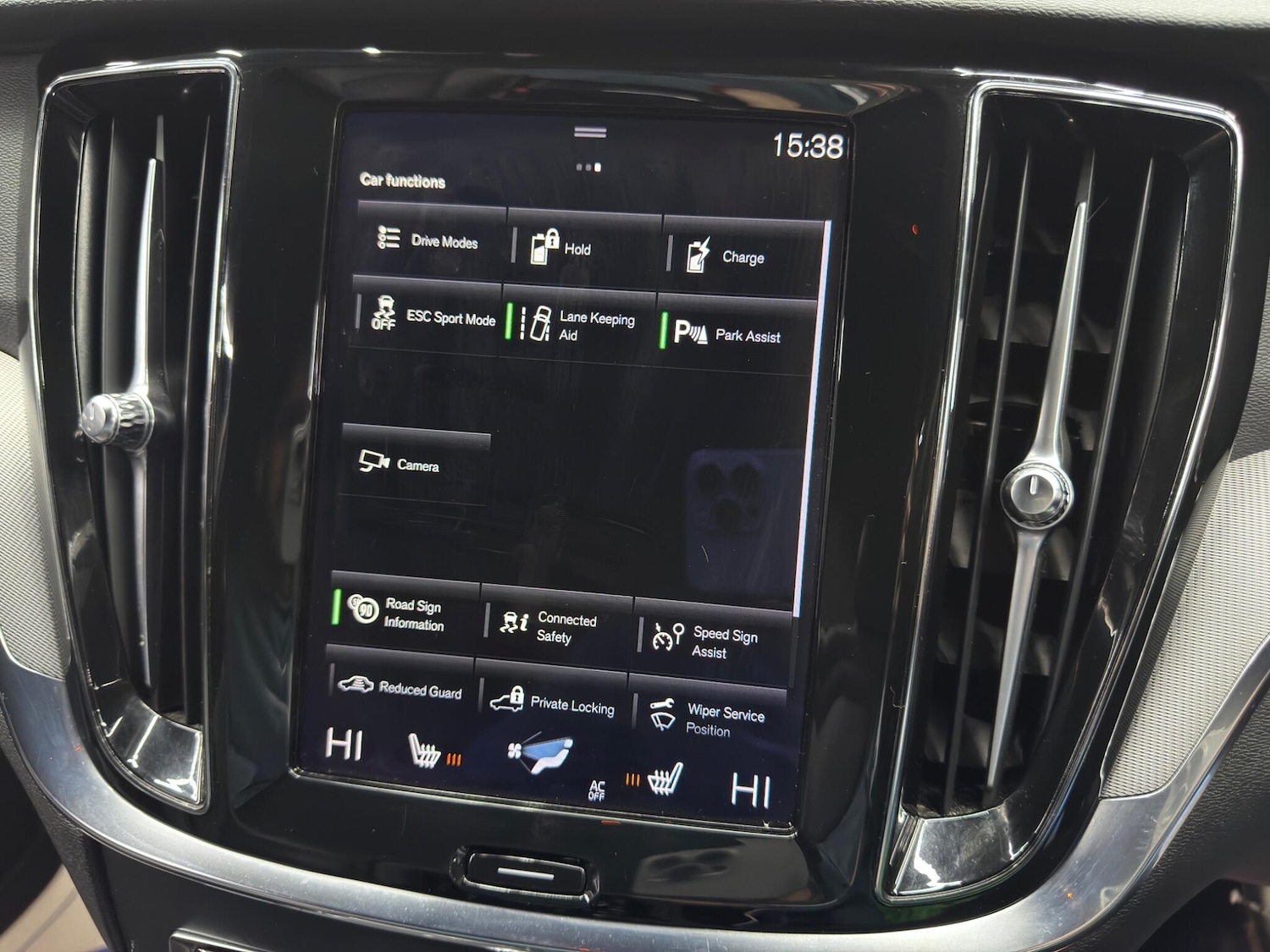 Used Volvo V60 2021 for sale - 77098209: Photo 30