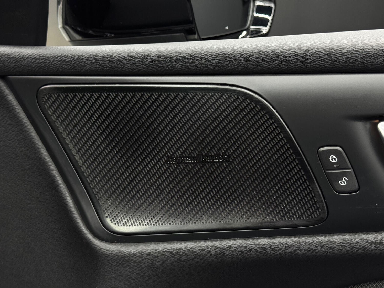 Used Volvo V60 2021 for sale - 77098209: Photo 37