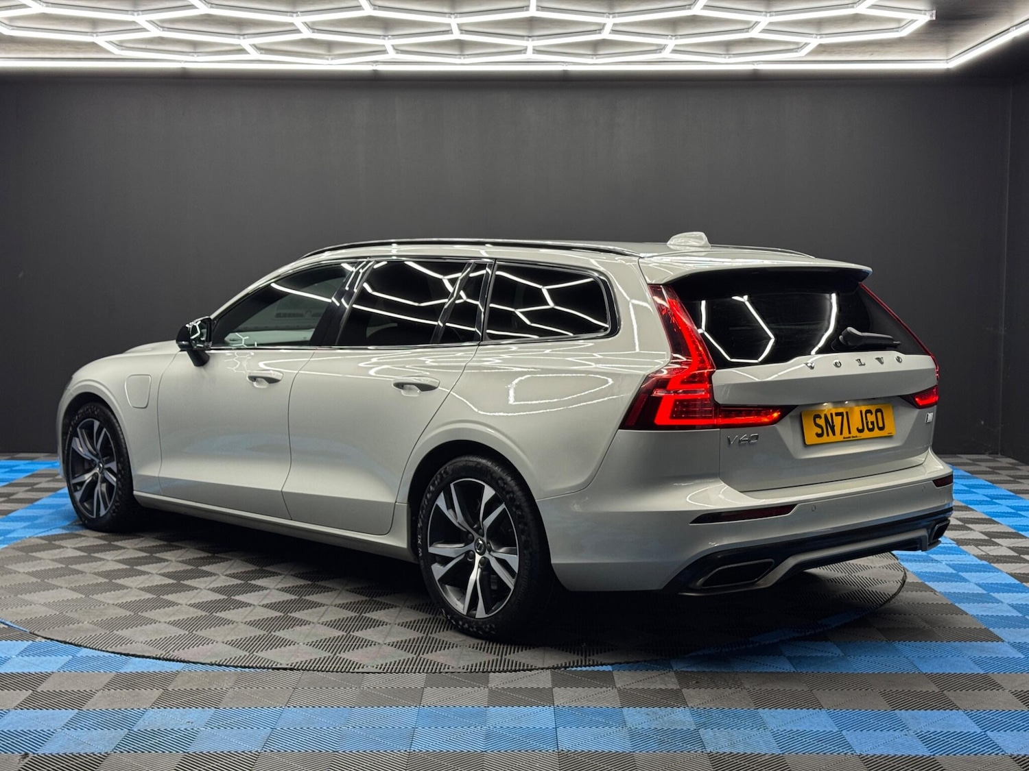 Used Volvo V60 2021 for sale - 77098209: Photo 7