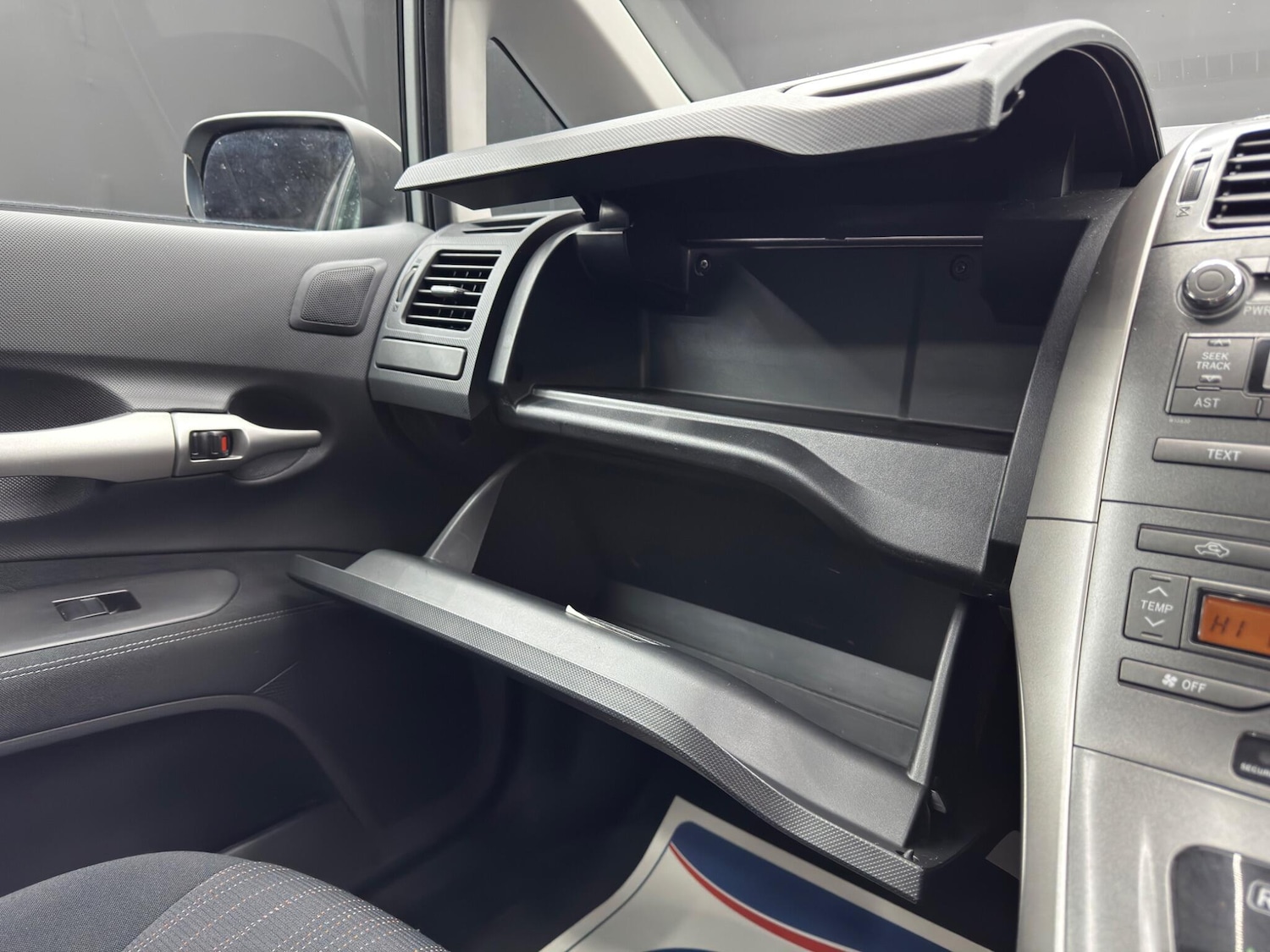 Used Toyota Auris 2009 for sale - 77351810: Photo 27