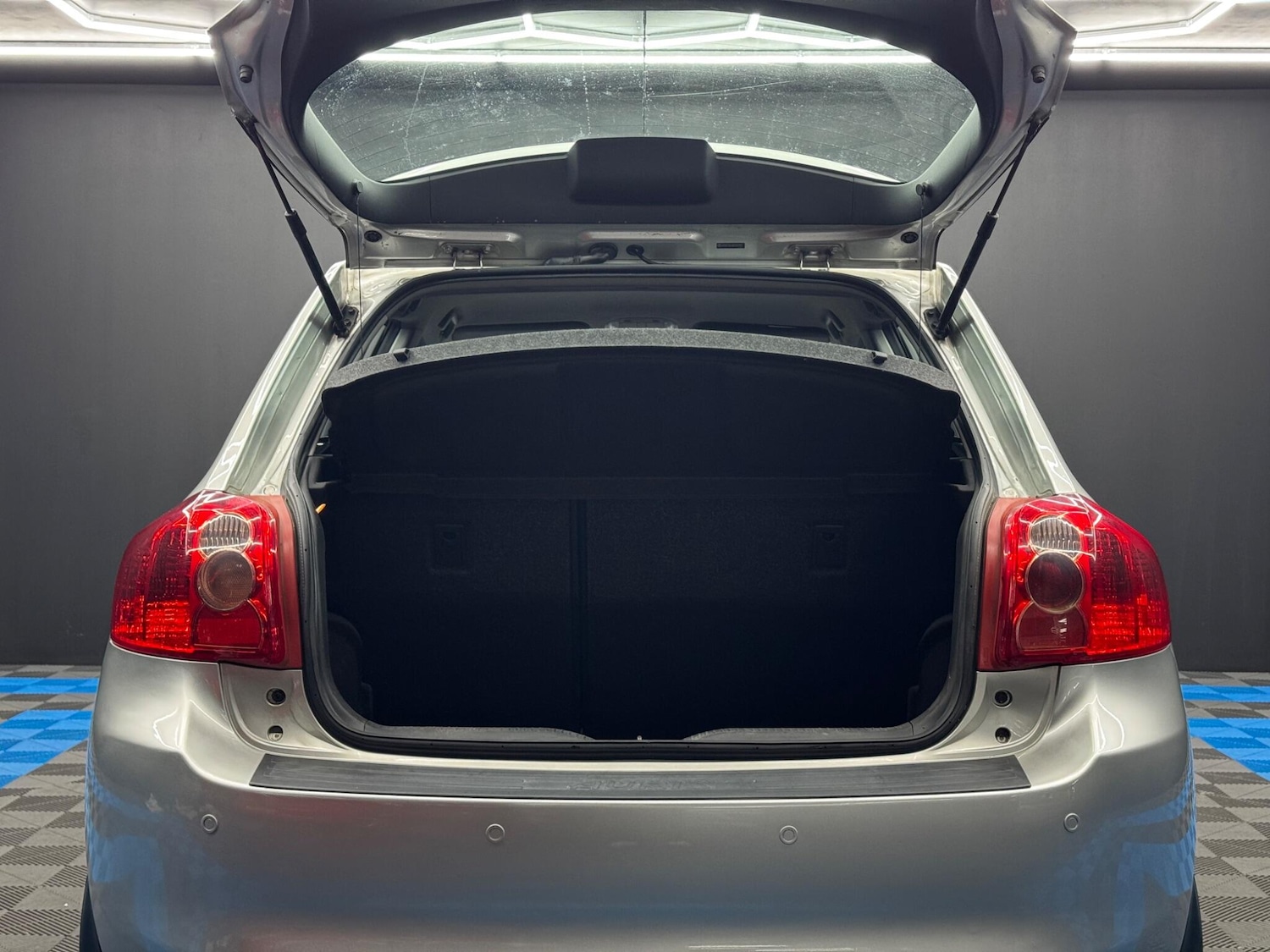 Used Toyota Auris 2009 for sale - 77351810: Photo 28