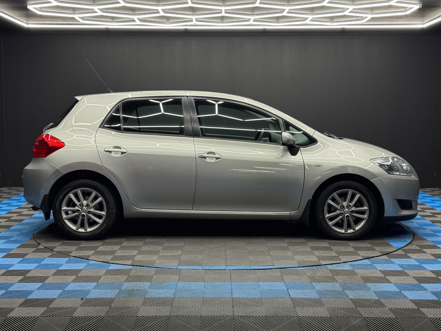 Used Toyota Auris 2009 for sale - 77351810: Photo 4